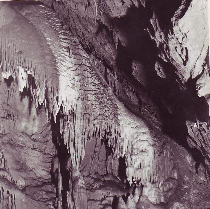 Obr. č.3. Belianska jaskyňa,Vodopád v koncertnej sieni,  f. Vojtech Benick