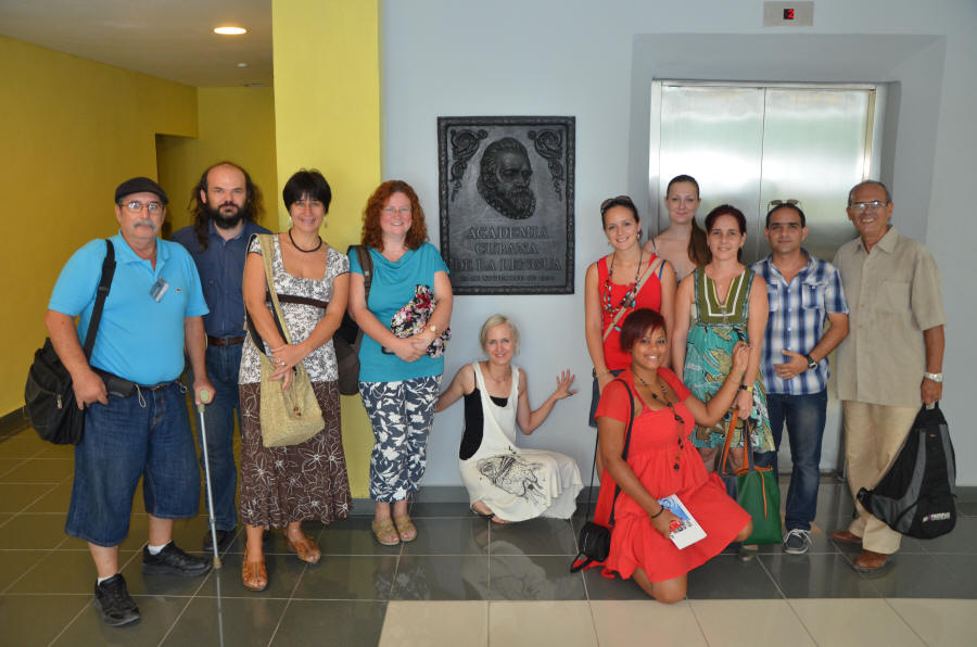 Obr. 2 Setkání s organizátory z Fototéky města Havany (foto archiv autorů)
